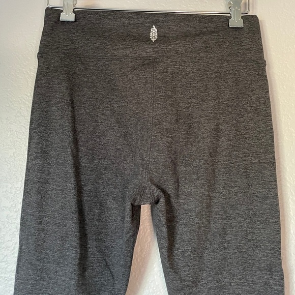 𝅺FREE PEOPLE Halo Cut Out Gray Charcoal Leggings Medium - Picture 10 of 13